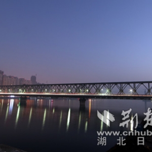 21名專家“會診”湖北襄陽漢江特大鋼梁橋