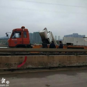 3名檢測人員在南寧三岸大橋不慎掉入邕江，遇難原因讓人氣炸！ ... ... ...