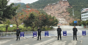 昨日 興義市發生百余萬方山體滑坡