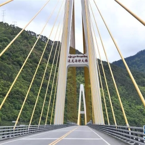 西藏通麥：“四隧兩橋”讓天險成通途