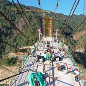 劍河錫繡大橋主拱圈成功合龍 刷新“整體式鋼筋混凝土箱型拱橋”跨度世界紀錄 ...