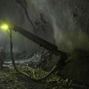 內蒙古集通鐵路電氣化改造工程全線最長隧道順利貫通