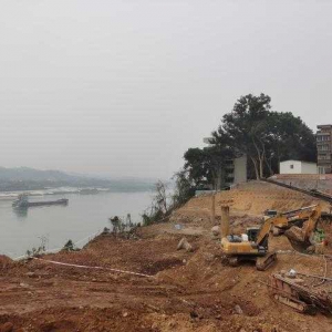 瀘州藍田長江五橋南北兩岸拱座基坑開挖