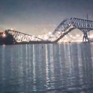 快訊：美國(guó)馬里蘭州一橋梁因船只撞擊坍塌