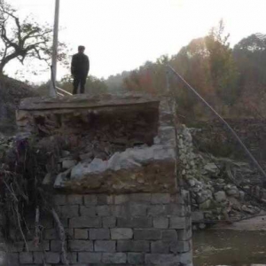 泰安一橋梁被毀3個多月未修繕 村民出行遇阻